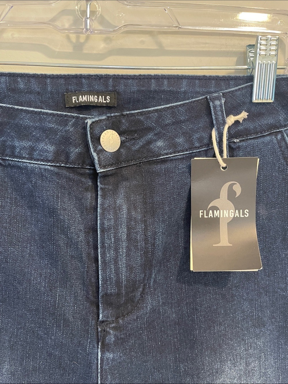 NWT Flamingals Dark Wash Barrel Jeans Size Large (10-12) - Picture 2 of 10